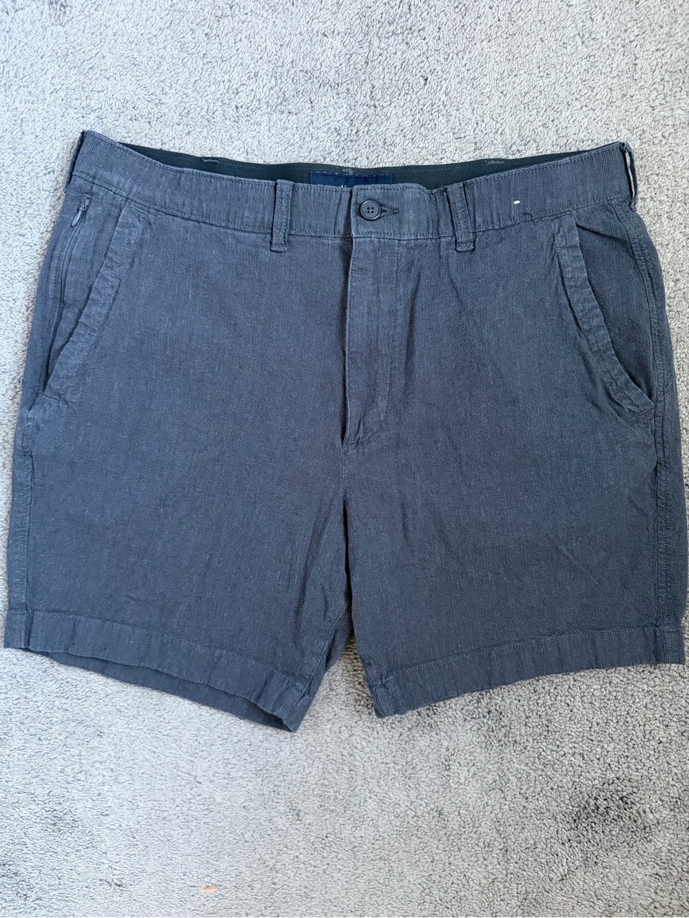 Abercrombie & Fitch Men's Charcoal Flat-Front Shorts